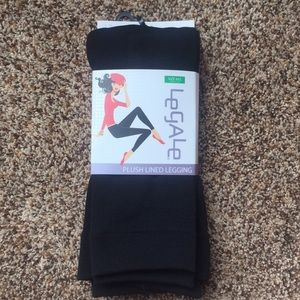 Plush lined leggings by Legale